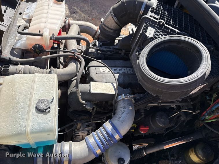 image for item ES5866 2021 Kenworth T680 semi truck