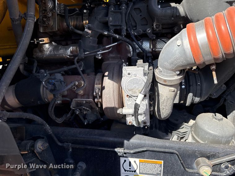 image for item ES5866 2021 Kenworth T680 semi truck