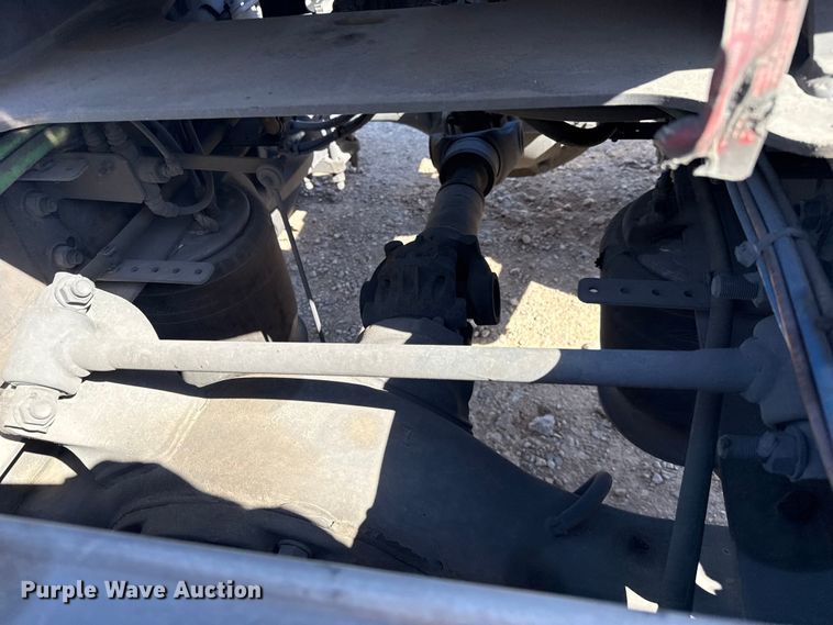 image for item ES5867 2022 Freightliner Cascadia 126 semi truck