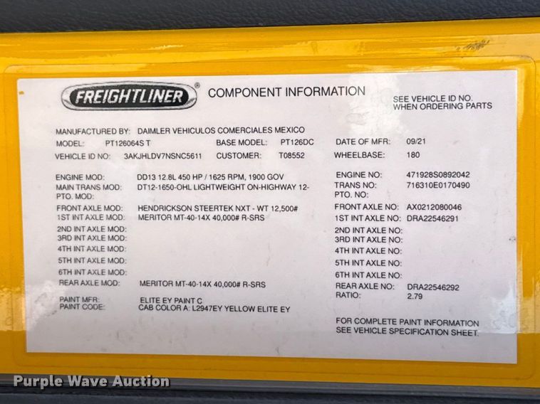 image for item ES5867 2022 Freightliner Cascadia 126 semi truck
