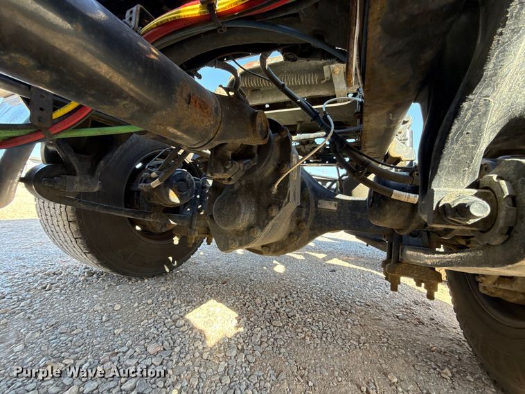 image for item ES5869 2021 Freightliner Cascadia 126 semi truck