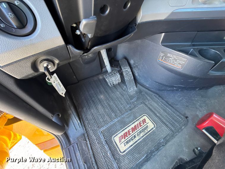 image for item ES5869 2021 Freightliner Cascadia 126 semi truck