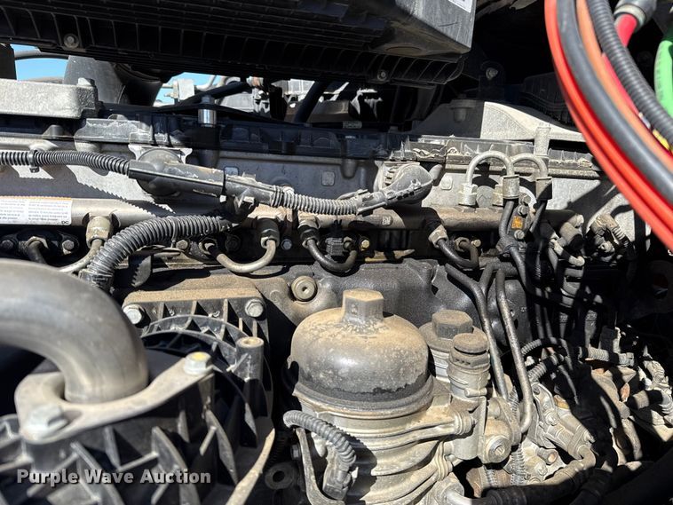 image for item ES5869 2021 Freightliner Cascadia 126 semi truck