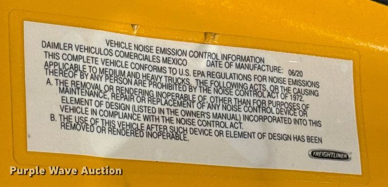 image for item ES5869 2021 Freightliner Cascadia 126 semi truck