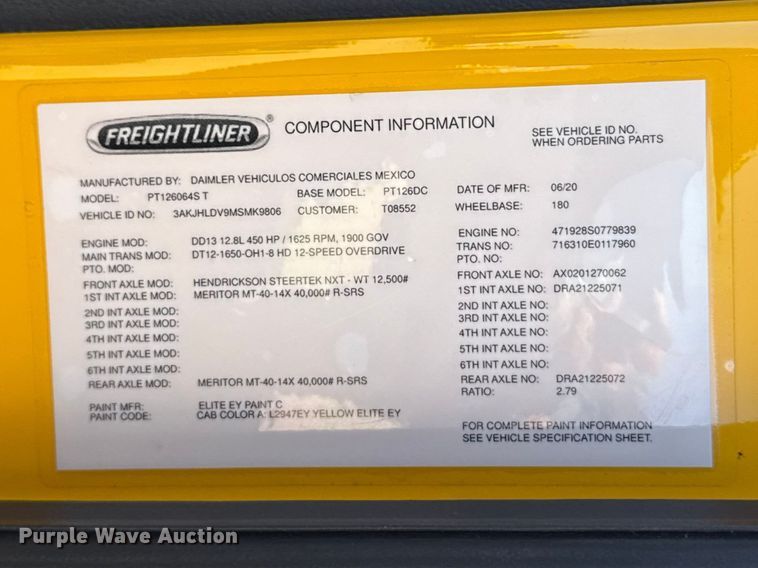 image for item ES5869 2021 Freightliner Cascadia 126 semi truck