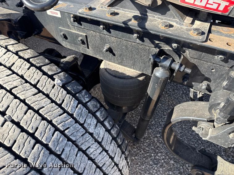 image for item ES5870 2022 Kenworth T680 semi truck