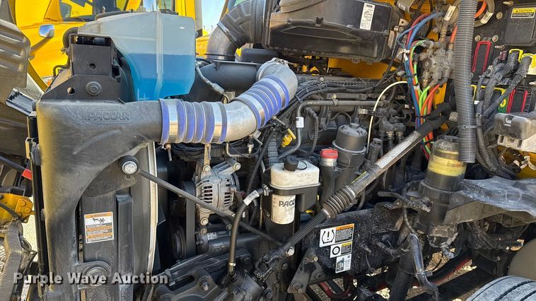 image for item ES5870 2022 Kenworth T680 semi truck