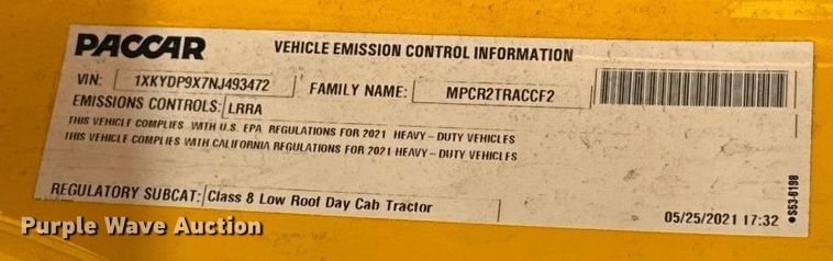 image for item ES5870 2022 Kenworth T680 semi truck