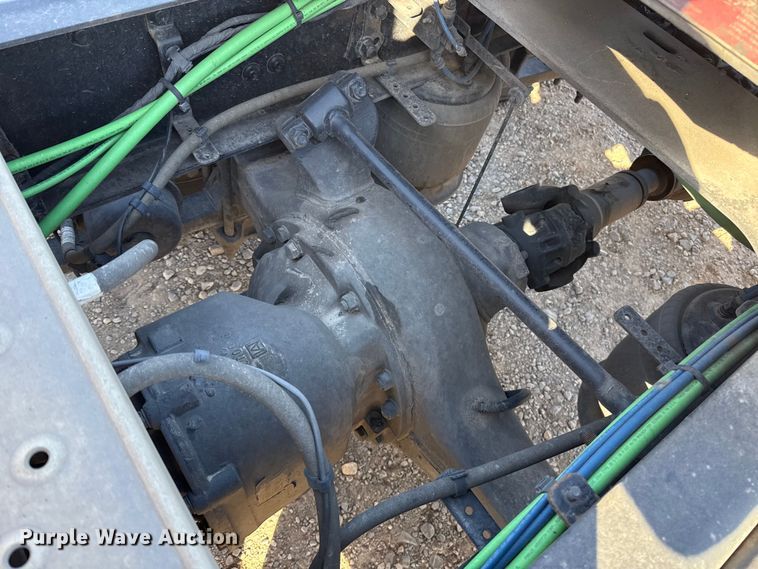 image for item ES5871 2021 Freightliner Cascadia 126 semi truck