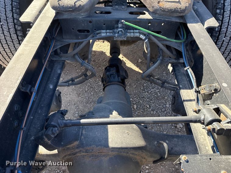 image for item ES5871 2021 Freightliner Cascadia 126 semi truck