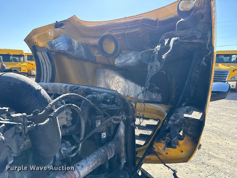 image for item ES5871 2021 Freightliner Cascadia 126 semi truck