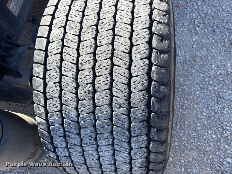 image for item ES5871 2021 Freightliner Cascadia 126 semi truck