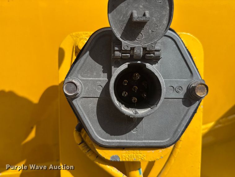 image for item ES5873 2010 Beall BAST-97-3-DC tank trailer