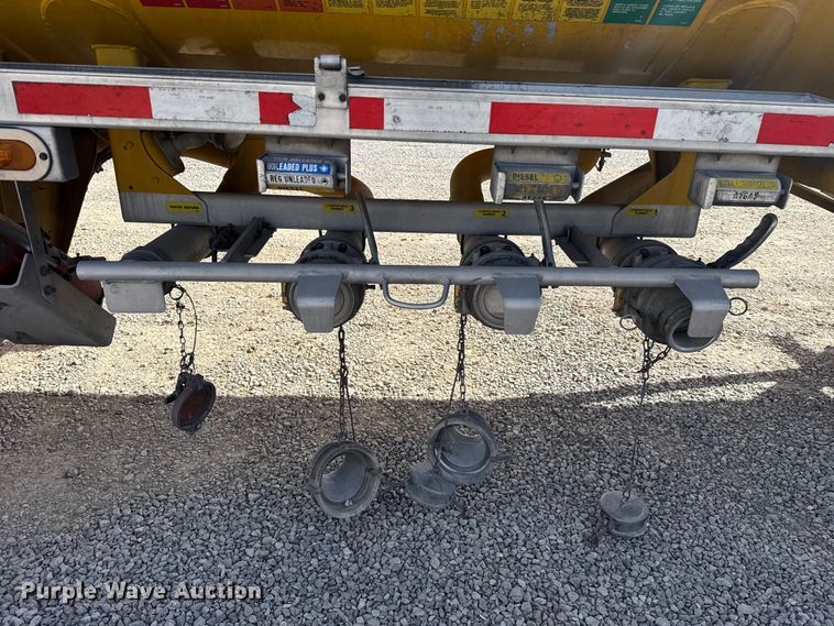 image for item ES5873 2010 Beall BAST-97-3-DC tank trailer