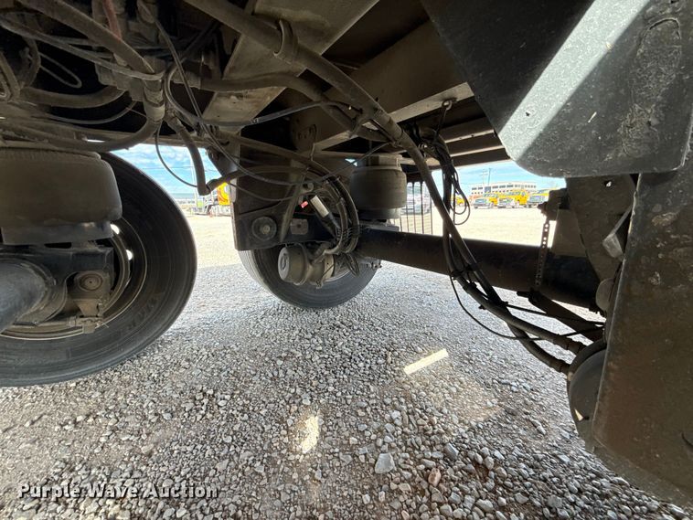 image for item ES5873 2010 Beall BAST-97-3-DC tank trailer