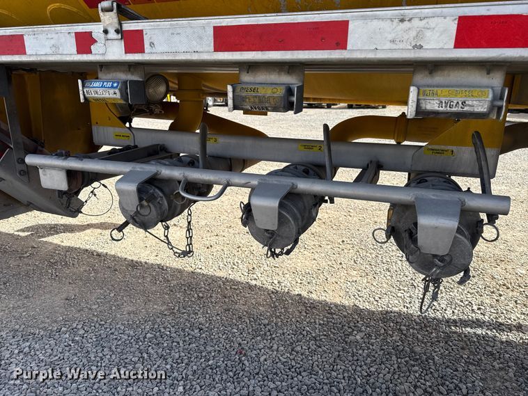 image for item ES5873 2010 Beall BAST-97-3-DC tank trailer