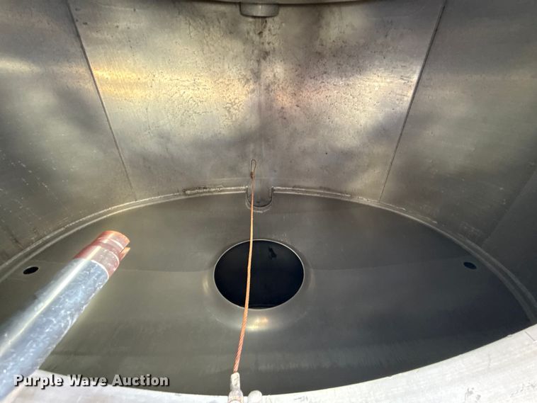 image for item ES5873 2010 Beall BAST-97-3-DC tank trailer