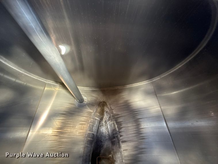 image for item ES5873 2010 Beall BAST-97-3-DC tank trailer