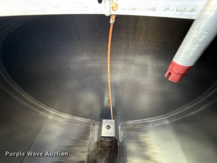 image for item ES5873 2010 Beall BAST-97-3-DC tank trailer