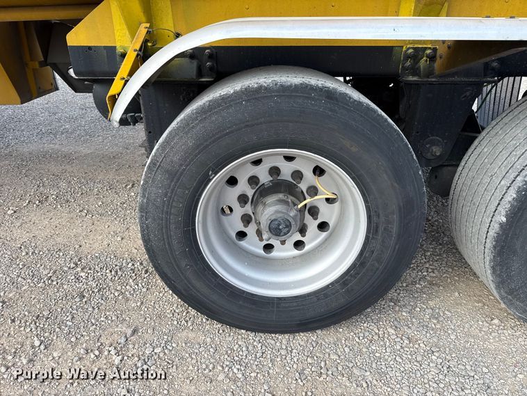 image for item ES5873 2010 Beall BAST-97-3-DC tank trailer