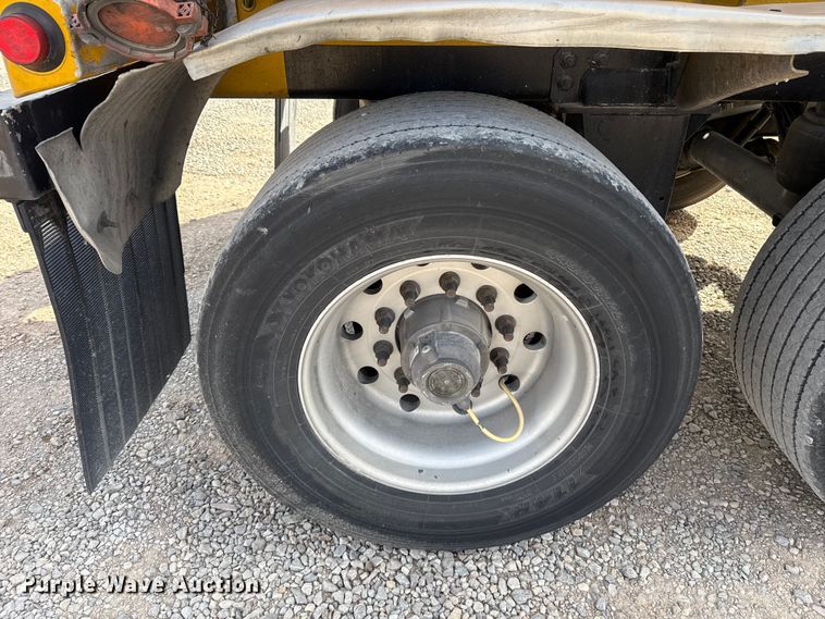 image for item ES5873 2010 Beall BAST-97-3-DC tank trailer