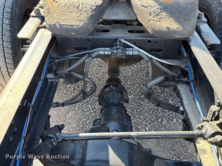 image for item ES5874 2021 Freightliner Cascadia 126 semi truck