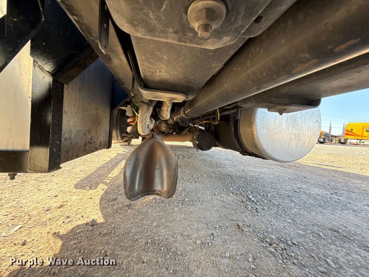 image for item ES5874 2021 Freightliner Cascadia 126 semi truck