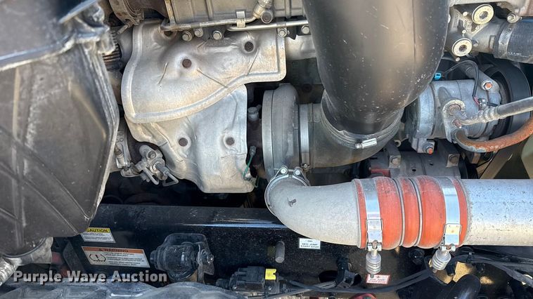 image for item ES5874 2021 Freightliner Cascadia 126 semi truck