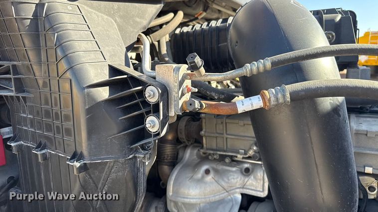 image for item ES5874 2021 Freightliner Cascadia 126 semi truck