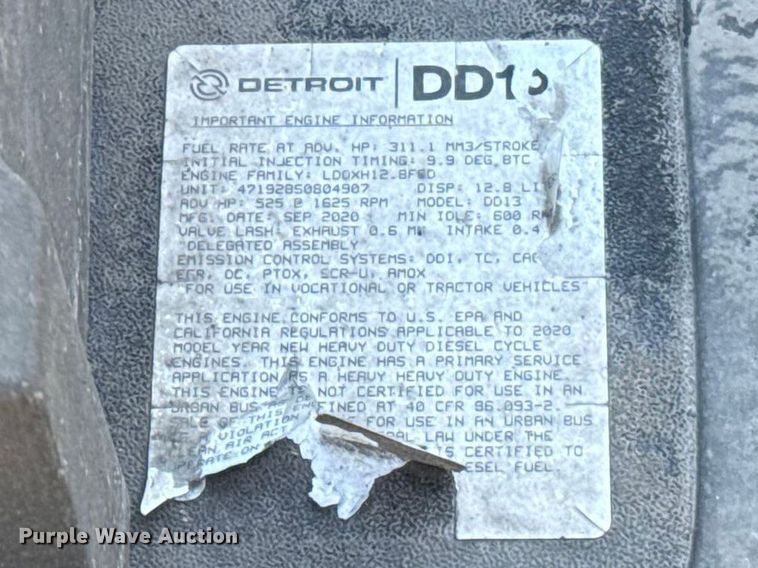 image for item ES5874 2021 Freightliner Cascadia 126 semi truck