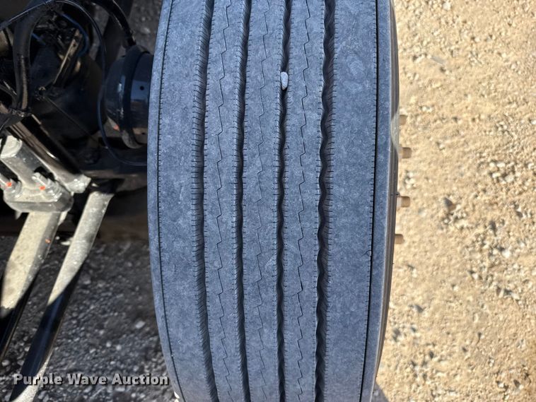 image for item ES5874 2021 Freightliner Cascadia 126 semi truck