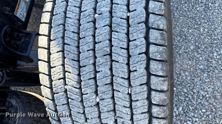 image for item ES5874 2021 Freightliner Cascadia 126 semi truck