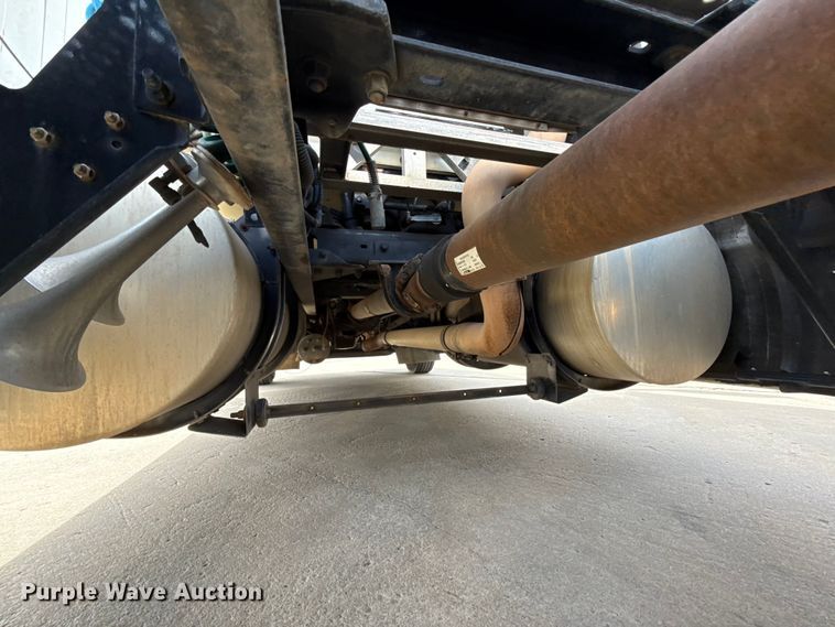 image for item ES5883 2006 Kenworth T2000 semi truck