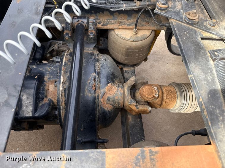 image for item ES5883 2006 Kenworth T2000 semi truck