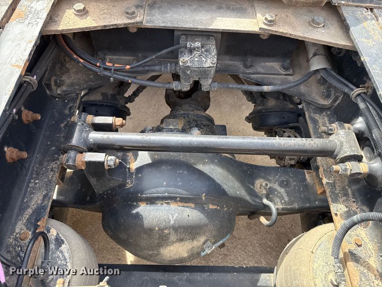 image for item ES5883 2006 Kenworth T2000 semi truck