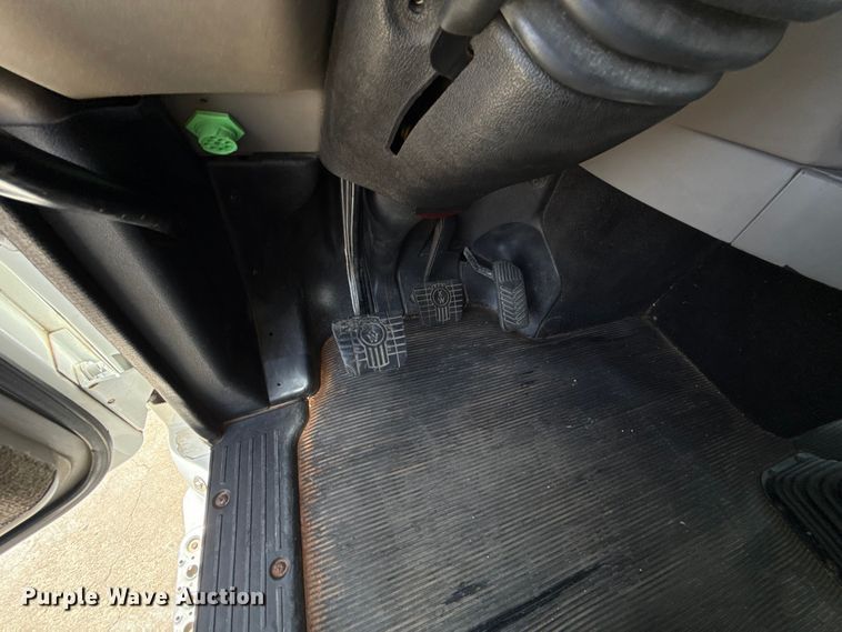 image for item ES5883 2006 Kenworth T2000 semi truck