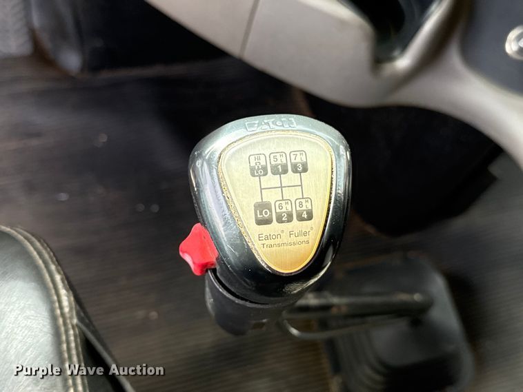 image for item ES5883 2006 Kenworth T2000 semi truck