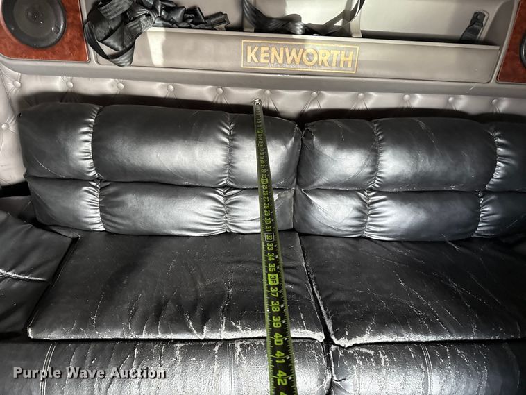 image for item ES5883 2006 Kenworth T2000 semi truck