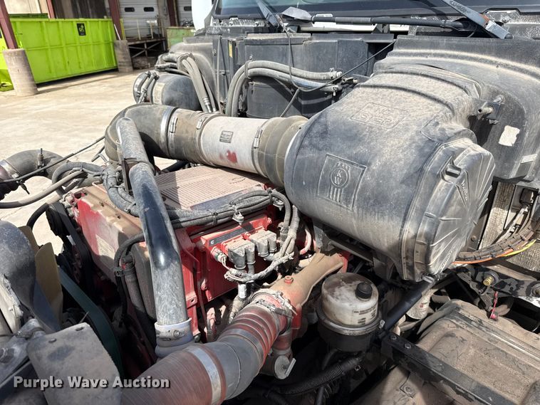 image for item ES5883 2006 Kenworth T2000 semi truck