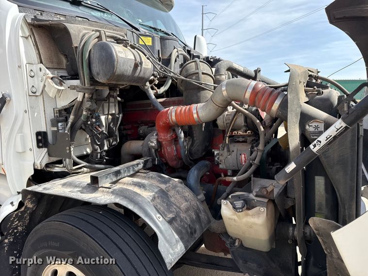 image for item ES5883 2006 Kenworth T2000 semi truck