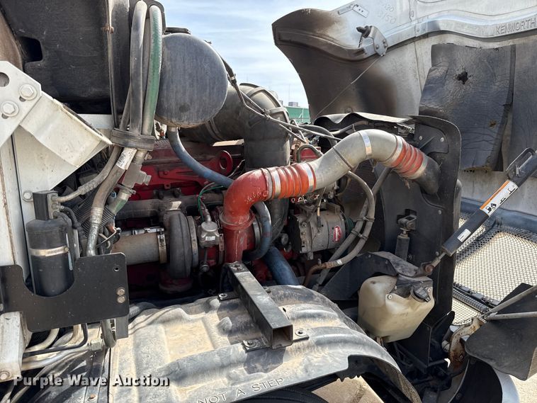 image for item ES5883 2006 Kenworth T2000 semi truck