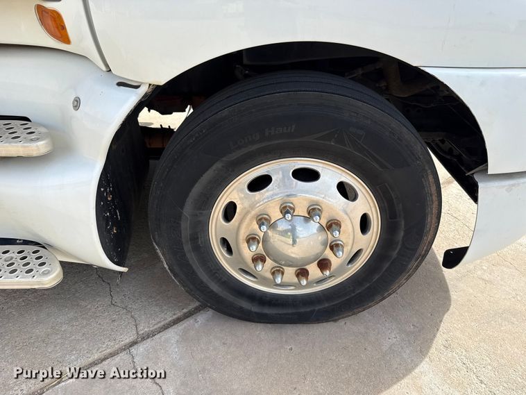 image for item ES5883 2006 Kenworth T2000 semi truck