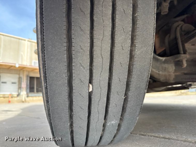 image for item ES5883 2006 Kenworth T2000 semi truck