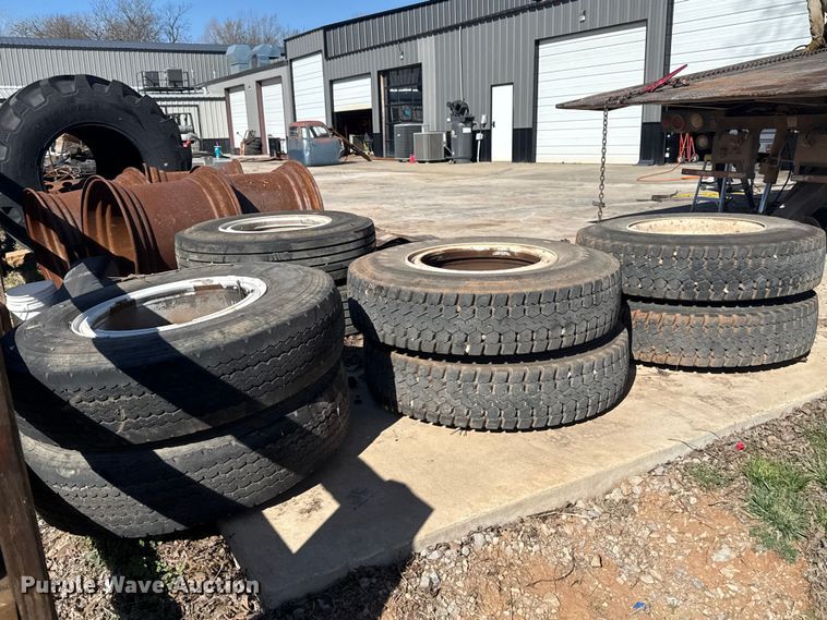 image for item ES5895 (8) wheels and tires