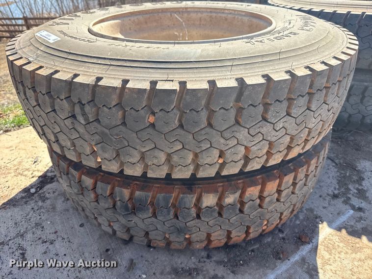 image for item ES5895 (8) wheels and tires