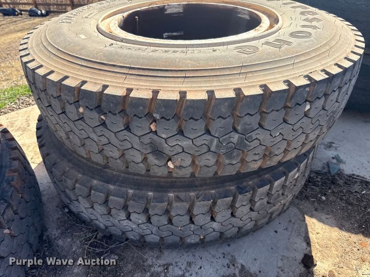 image for item ES5895 (8) wheels and tires