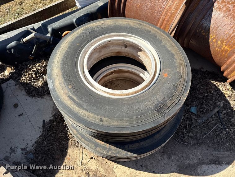 image for item ES5895 (8) wheels and tires