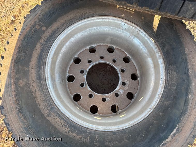 image for item ES5900 Wheels and tires