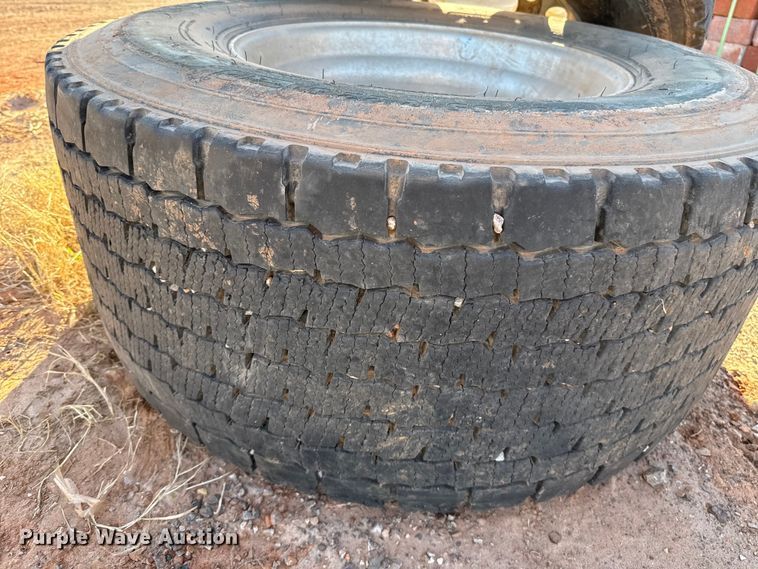 image for item ES5900 Wheels and tires