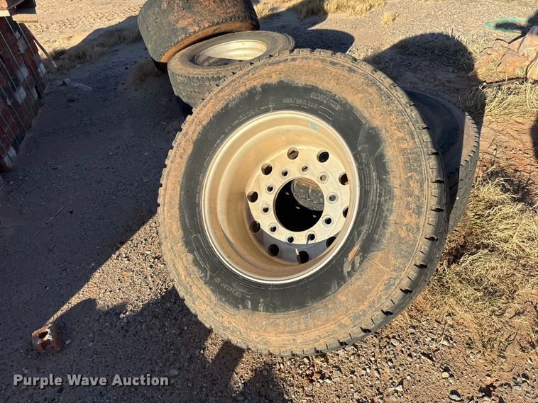 image for item ES5900 Wheels and tires